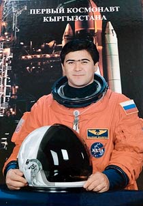Pervyĭ kosmonavt Kyrgyzstana Saliz︠h︡an Sharipov
